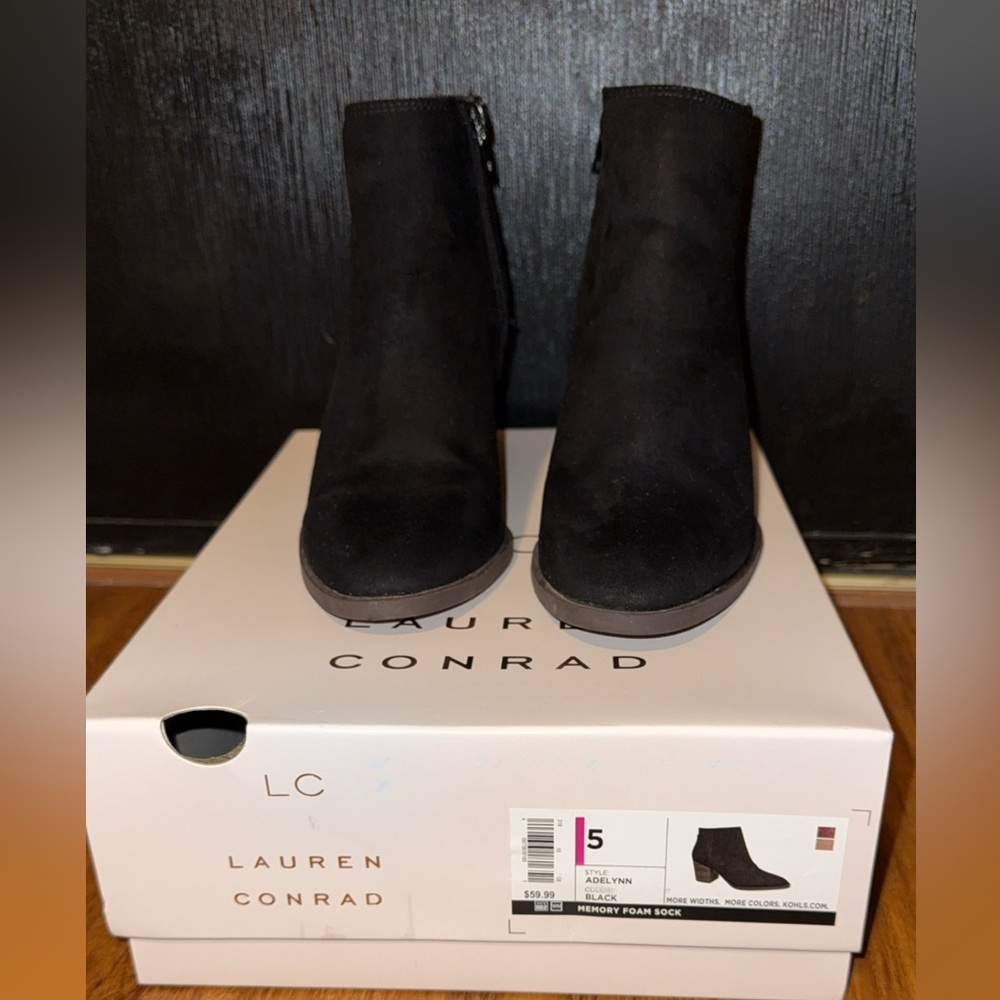 LC Lauren Conrad Women's Adelynn Zip Up Comfort Ankle Boots Black